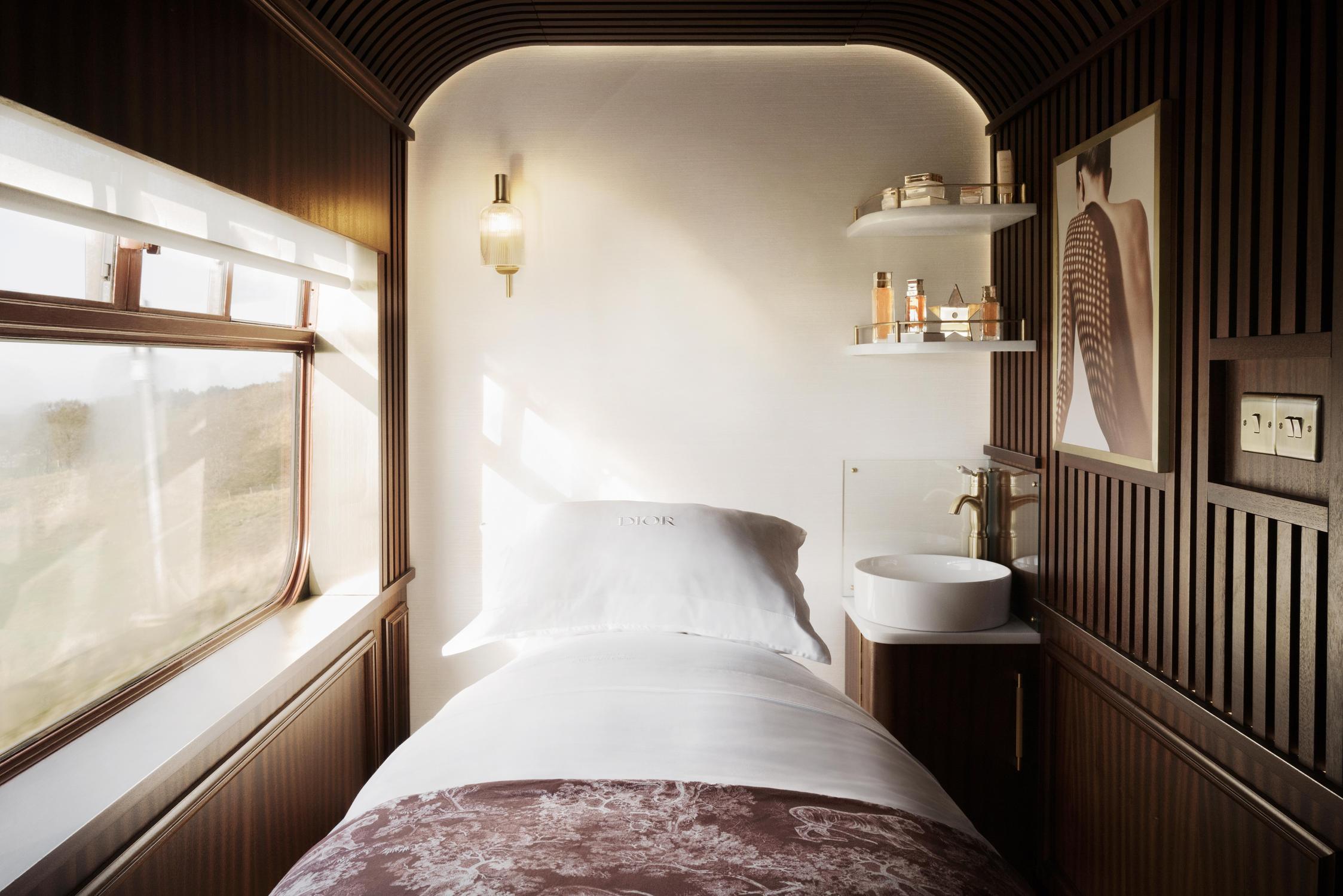 dior spa belmond train retraite