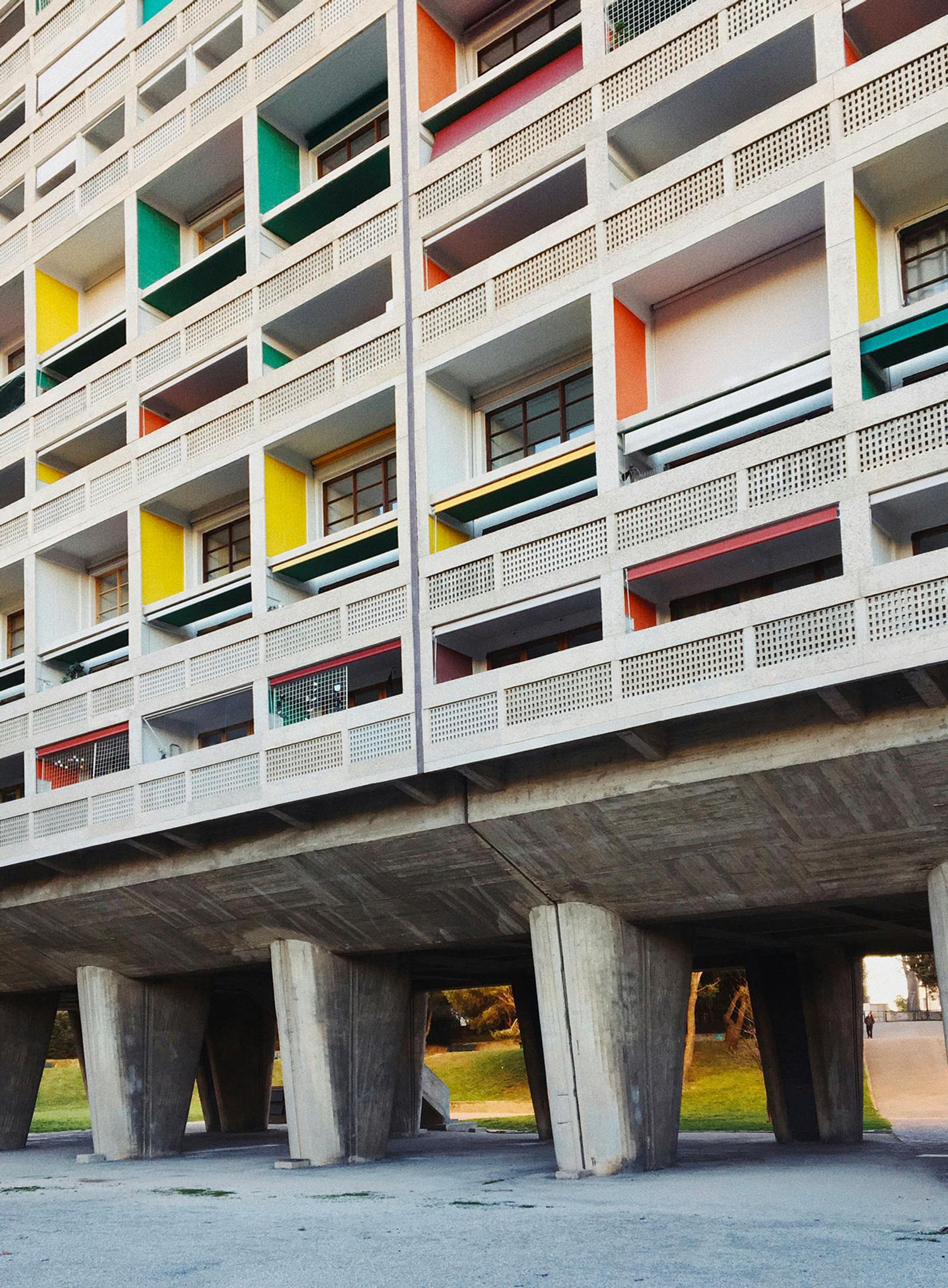 cit&eacute; radieuse lieu d&eacute;fil&eacute; chanel marseille mai 2024