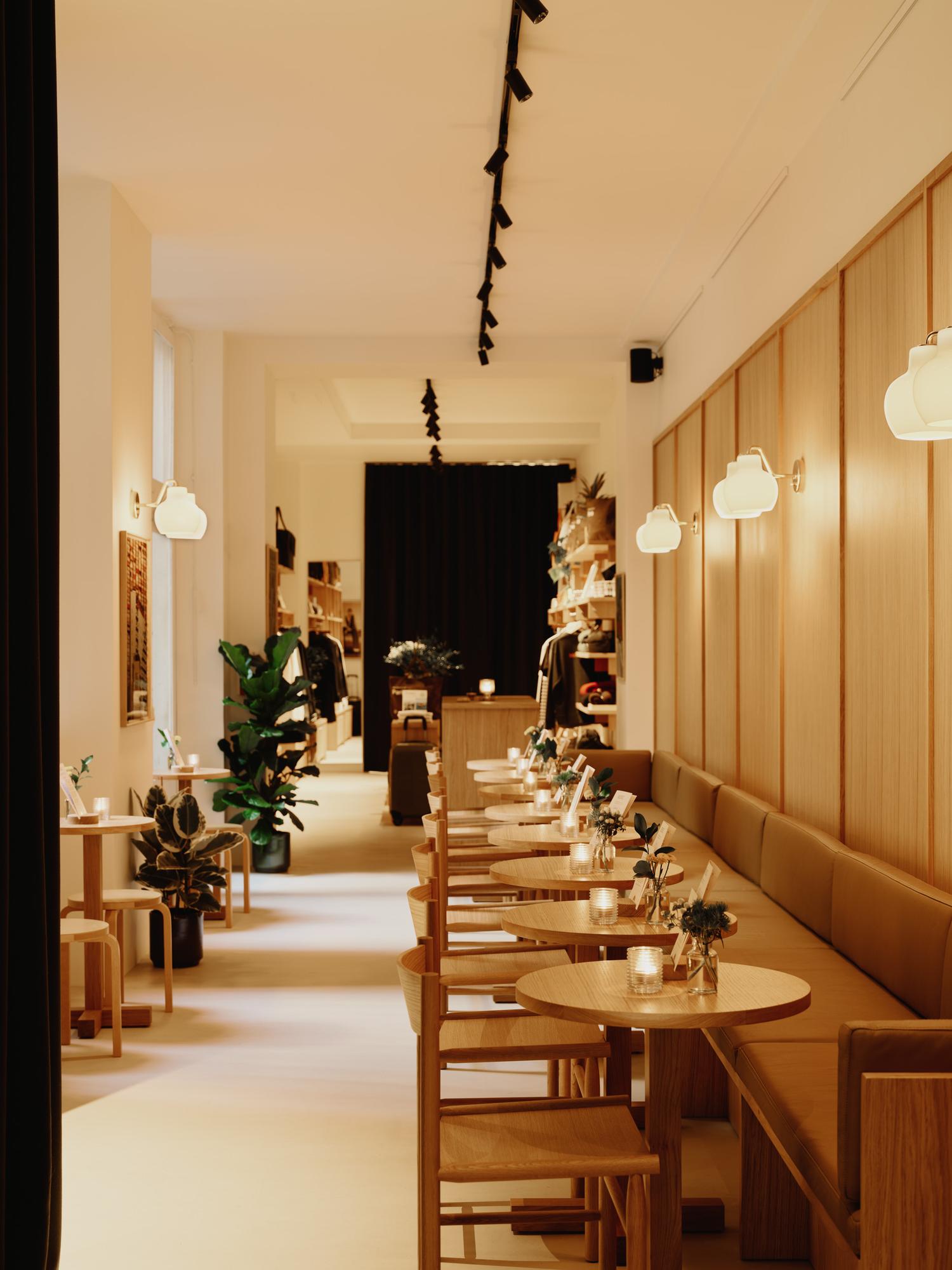 monocle caf&eacute; adresse