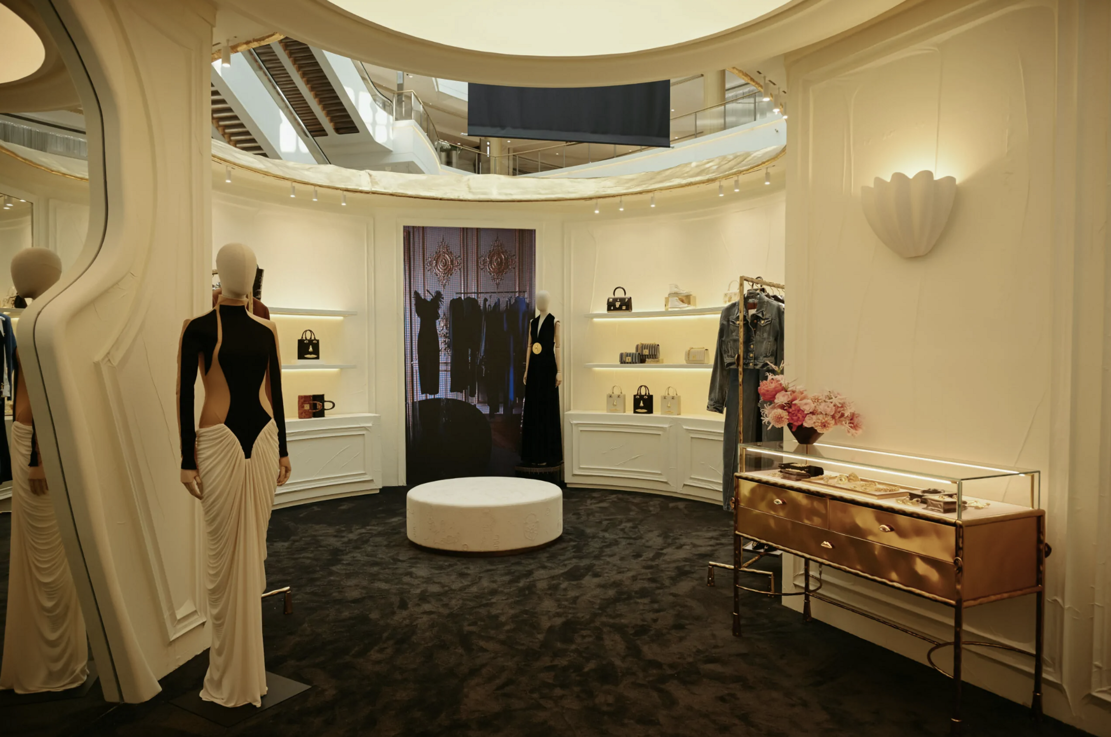 schiaparelli boutique en asie nouveaut&eacute; marque de luxe