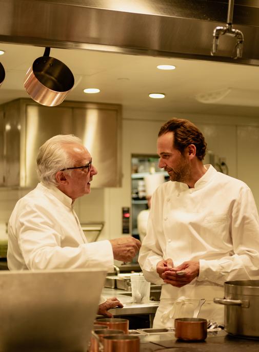 Le Meurice accueille le chef Daniel Humm pour une résidence exceptionnelle.