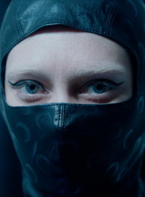 Avec son court-métrage Heads or Tails, Marine Serre bouscule les codes du film de défilé