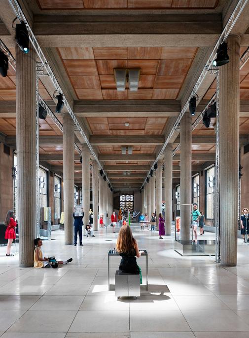 Miu Miu inaugure une exposition gratuite à Art Basel Paris