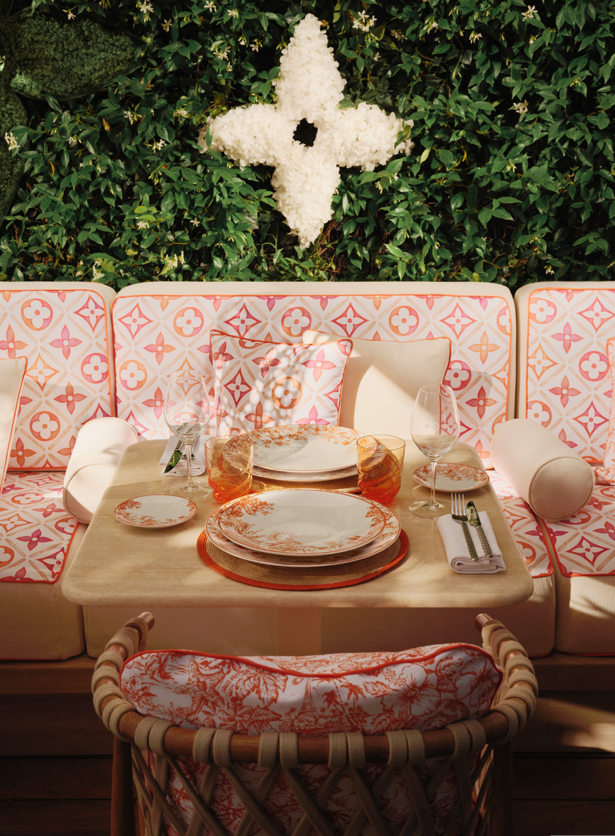 louis vuitton saint topez restaurant