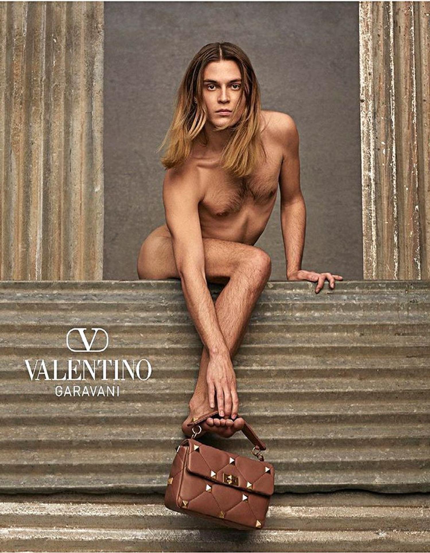 &copy;Valentino
